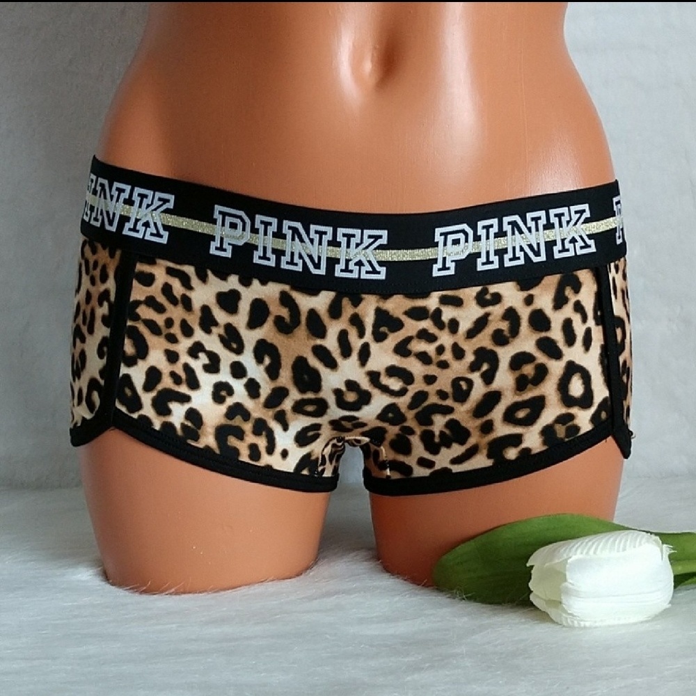 Size M🌺PINK VICTORIA'S SECRET LOGO BOYSHORT. - Picture 1 of 4